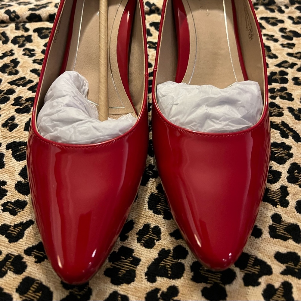 Vionic Red Patent Leather Heels